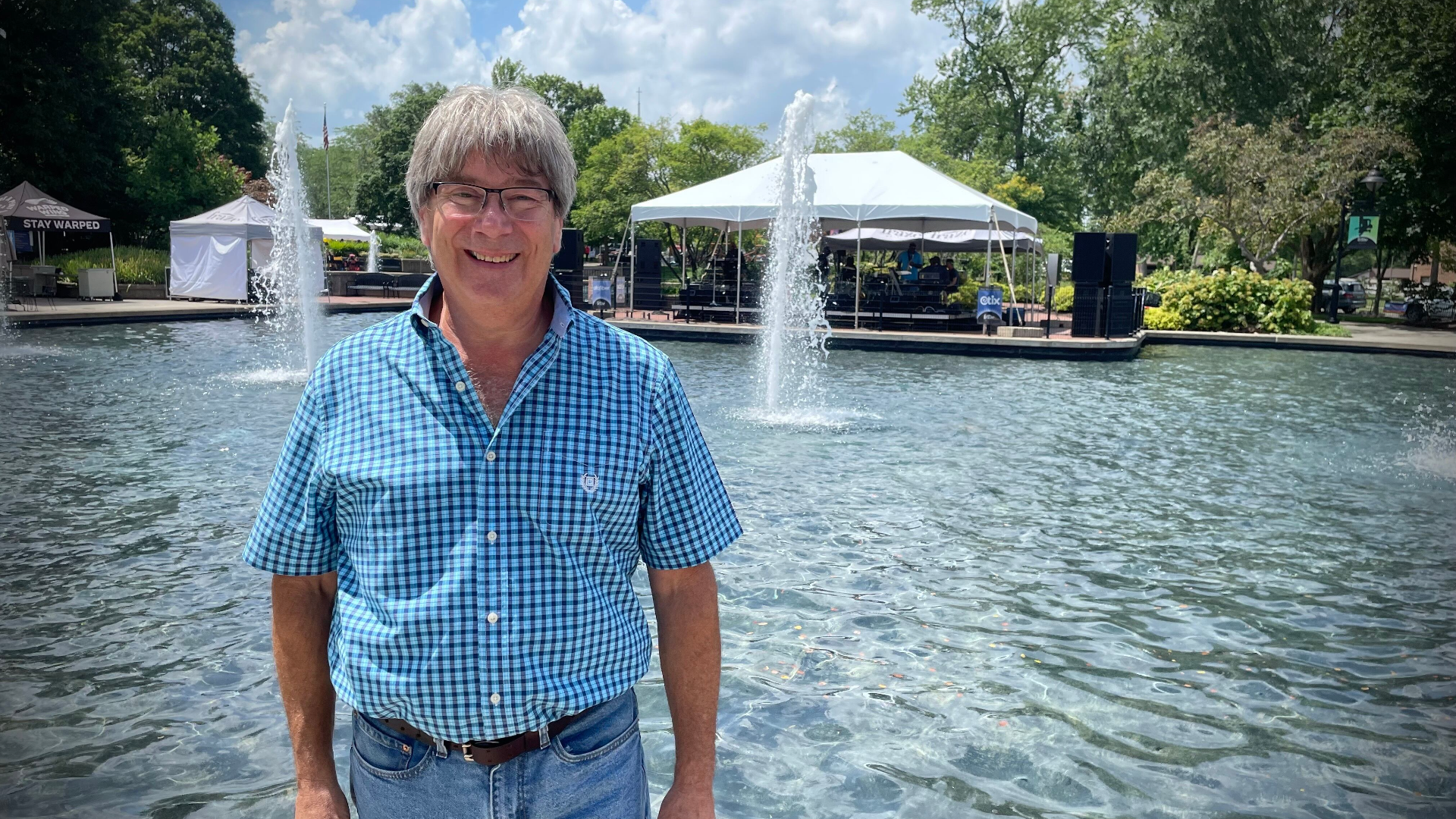 {type=plain, content=Scott Lowery founded Buffalo Wild Wings & Weck, now known as Buffalo Wild Wings, on Woodruff Avenue near Ohio State University with his brother, Jim Disbrow.}